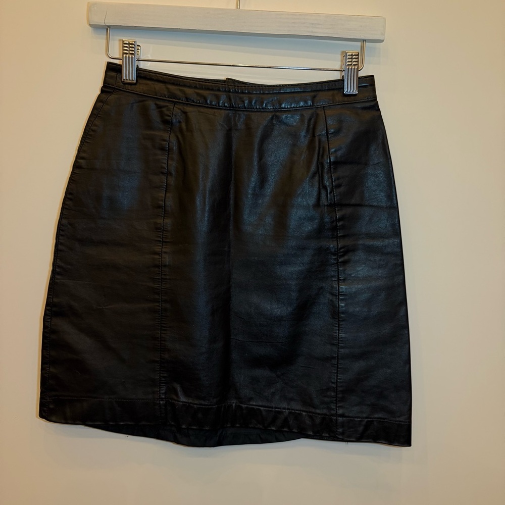 Goth VTG BERMANS Women's Black Leather High Waist Mini Skirt Size 4